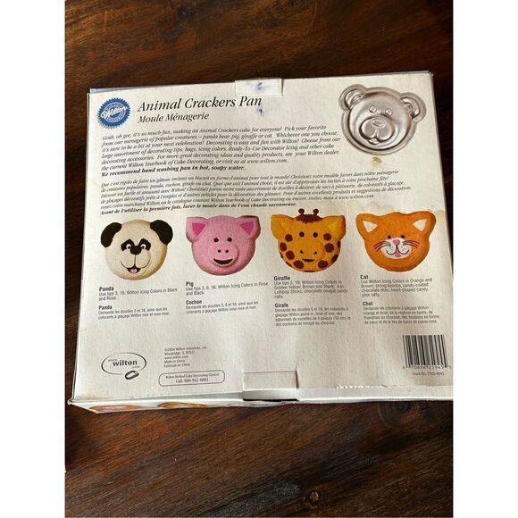 Vintage Wilton cake pan and year 2000 Cake decorating book - Picture 6 of 14